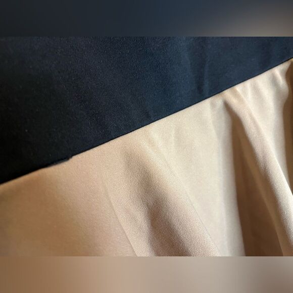 NWT BooHoo Tan and Black Dress. Size 14. - Picture 5 of 6